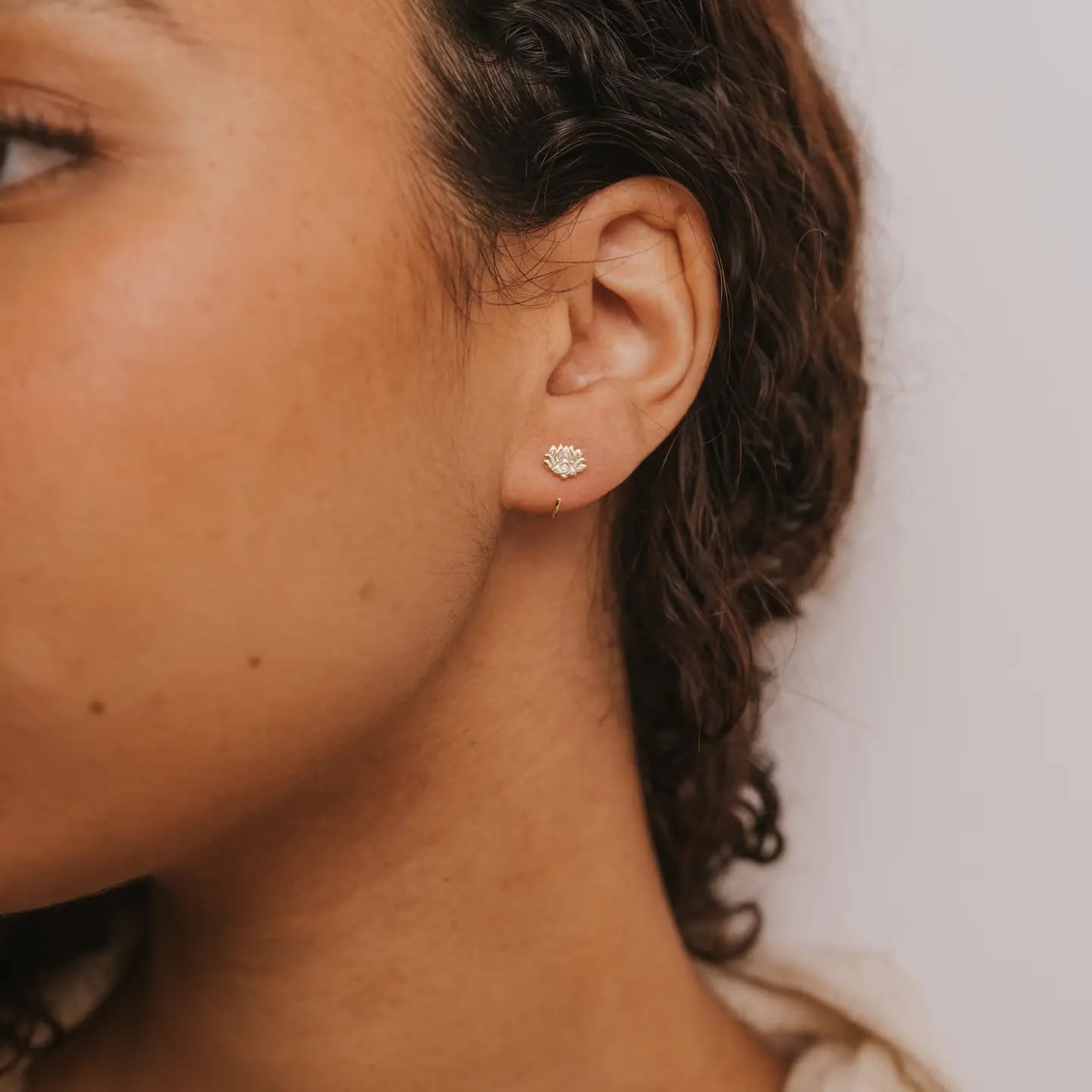 Icon Lotus Flower Huggie Earrings – Gold