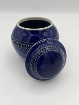 Handmade storage container
Tulsa ceramic artist
Food-safe artisan pottery
Wheel-thrown ceramic box