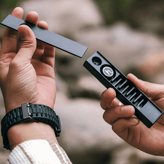 Honest Path Pipe

Portable metal hand pipe