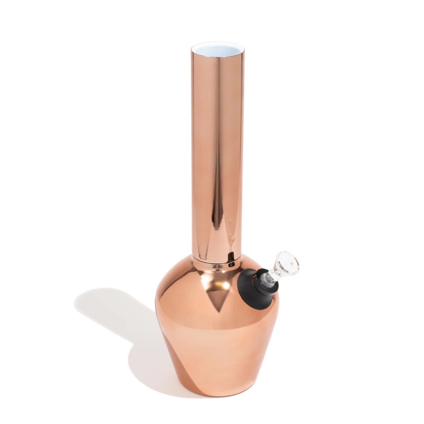 Copper-colored oil diffuser on a white background
Easy clean ceramic interior bong