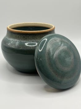 3.5 inch ceramic lidded bowl
Food-safe artisan container