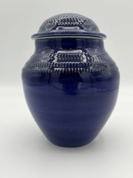 Hand-thrown porcelain jar
Cone 6 functional pottery