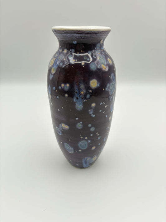 Ceramic vase with speckled glaze
